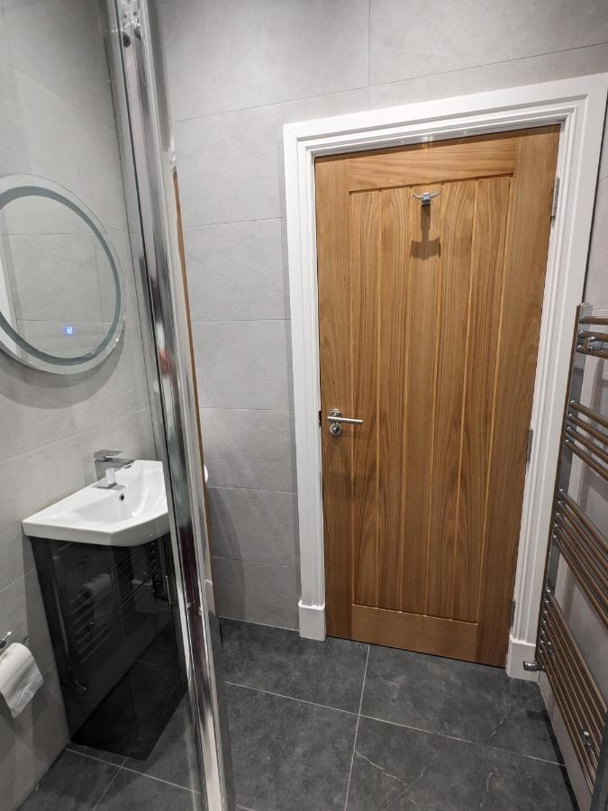 Modern Aptmt, 2 Stops To Central London, Smart Lock, Netflix Ealing Exterior foto