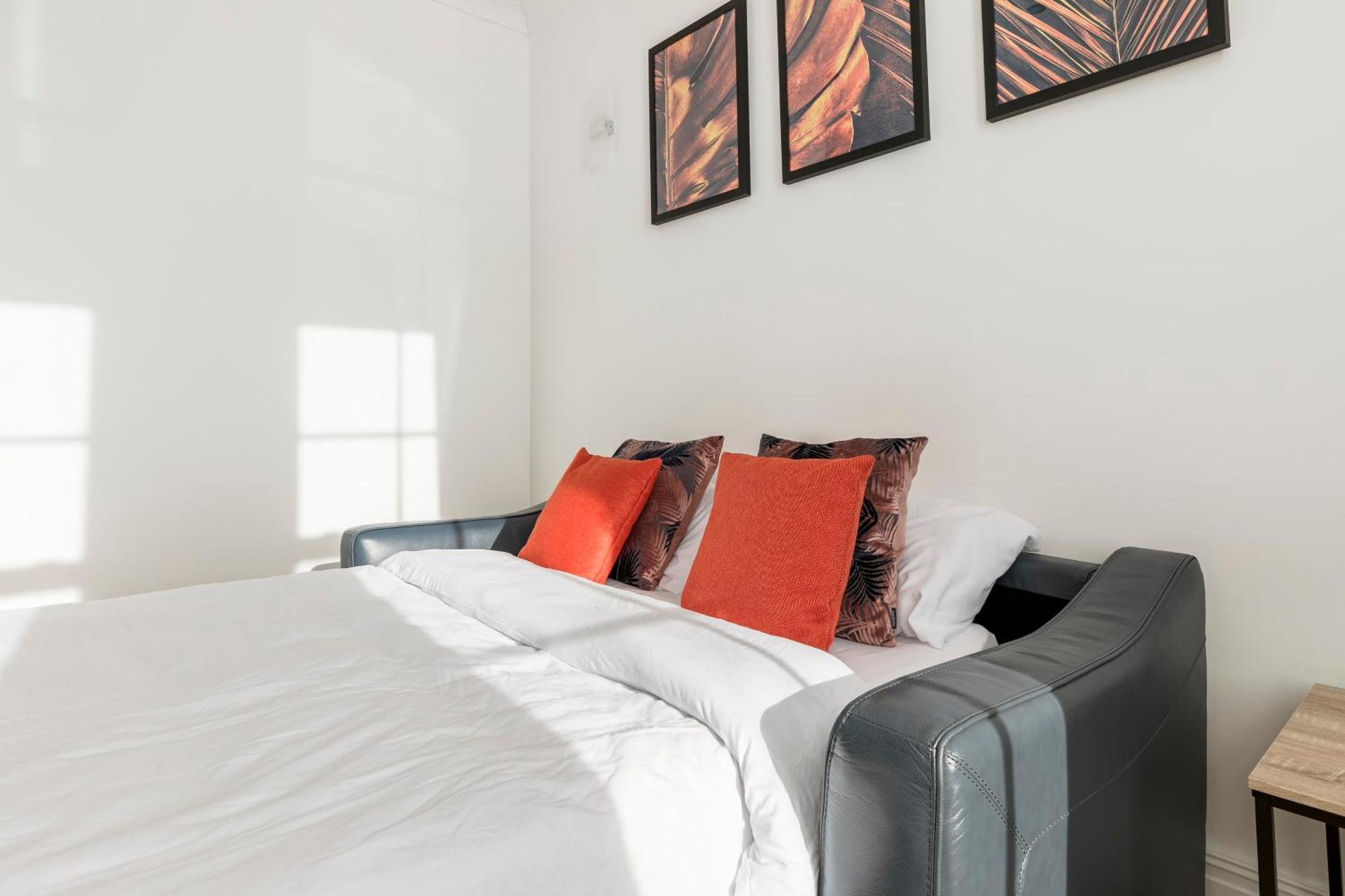 Modern Aptmt, 2 Stops To Central London, Smart Lock, Netflix Ealing Exterior foto